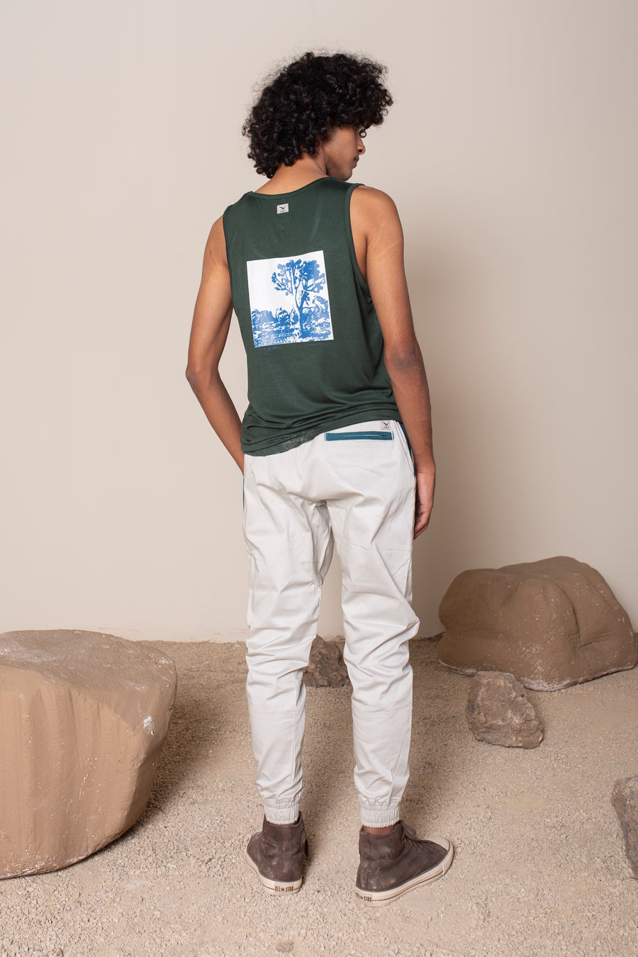 Men's Solo Bamboo Tank Dark Green Joshua Tree | VOLO Apparel | Made with a blend of bamboo fibers and a four way stretch spandex, Solo Bamboo Tank features an ultra soft tank that is full of features. The bamboo fibers are naturally odor resistant and antimicrobial, the fit is a tailored fit, each tank features a unique print.